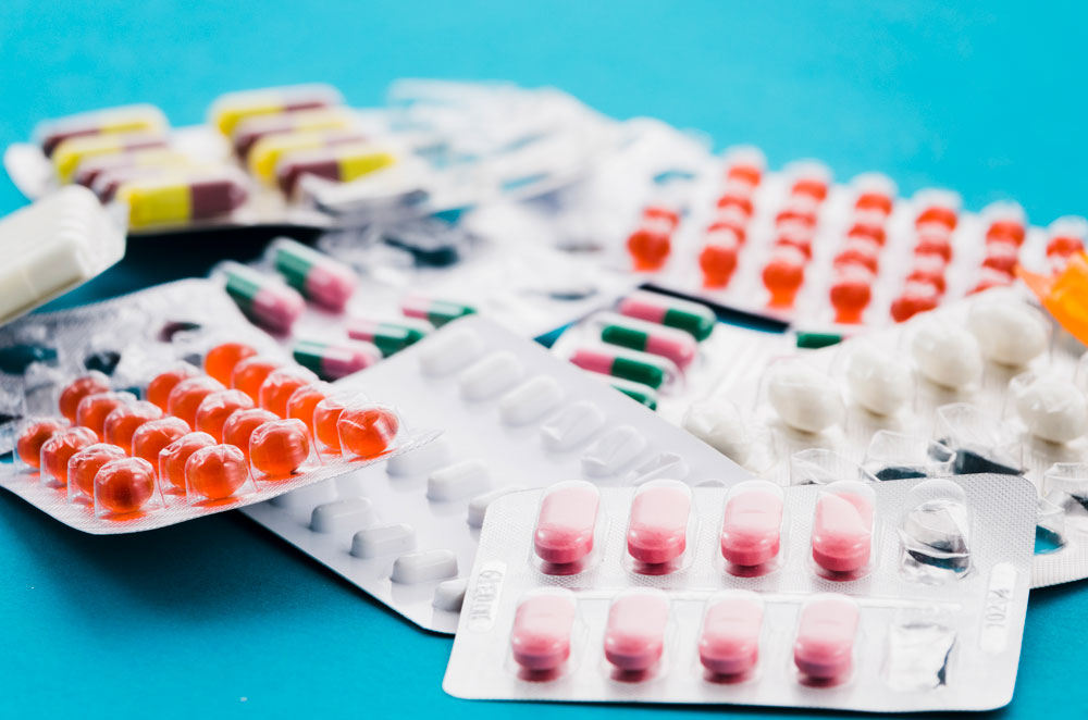 Los plásticos en la industria del packaging tienen una larga historia recorrida en casi 100 años. Conócelas en este artículo con Quimisor.