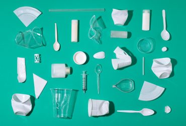 ¿Quieres que el 2025 sea el año para tu negocio? Descubre cómo gracias a las tendencias de la industria del plástico para 2025.